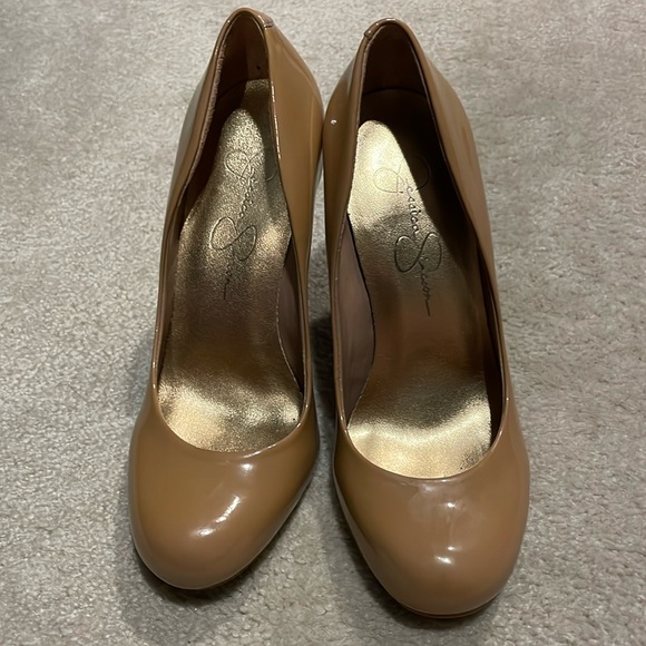 Jessica Simpson Shoes - NWOT VINTAGE Jessica Simpson nude high heels. Size 6.